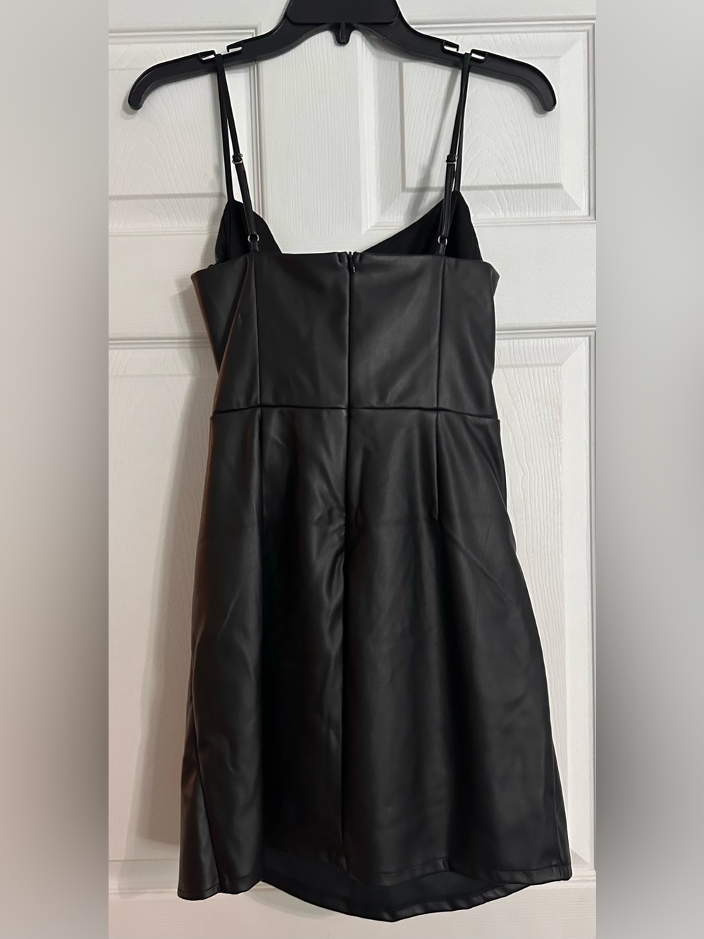 🖤 NWT Day + Moon Black Faux Leather Ruched Mini Dress | Size Medium 🖤 - Picture 2 of 6